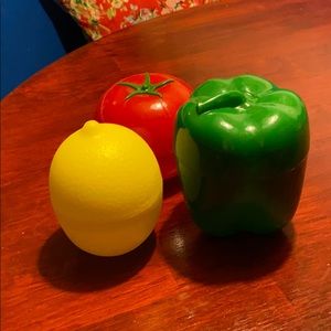 3 easy locking containers for vegetables NWOT